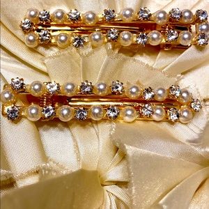 Beautiful pearl hair clips!